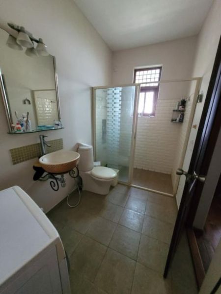 Bathroom - 2 Bedroom apartment for rent in Colombo 5 