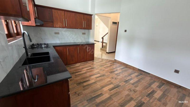 Kitchen - House for sale in Kottawa