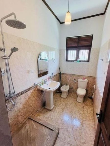 Bathroom - (KR938) Two Storey House for Rent in Kochchikade
