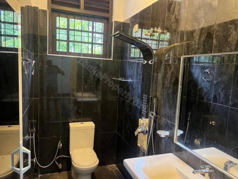 Bathroom - House for sale in Kottawa
