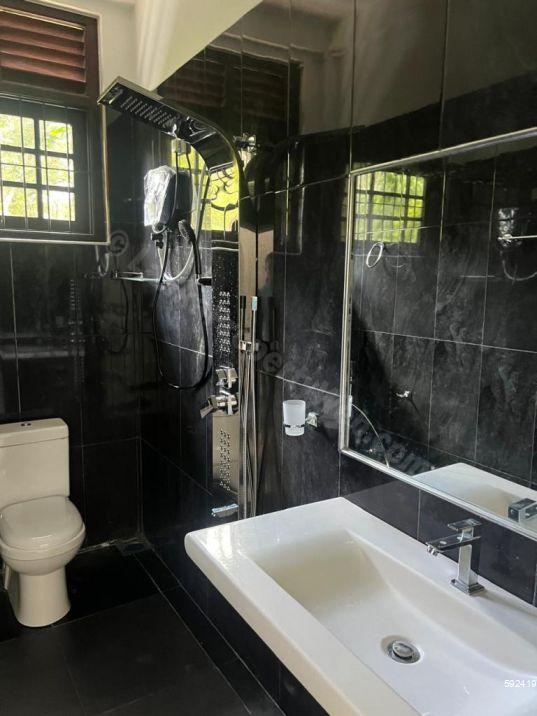 Bathroom - House for sale in Kottawa