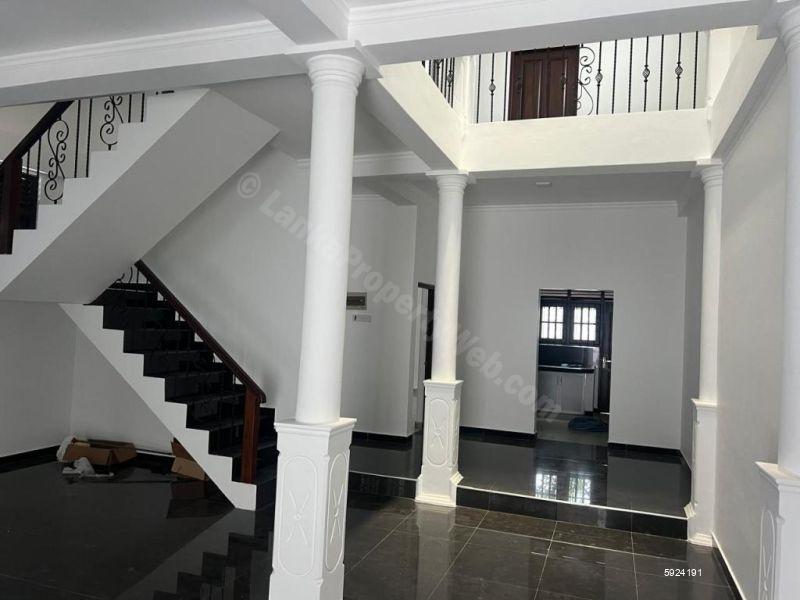 House for sale in Kottawa