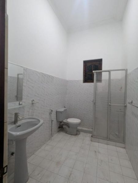Bathroom - 6 BR House for Rent in Colombo 05 – PDH350