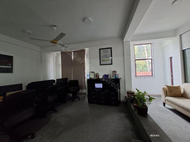 Commercial for rent in Colombo 5