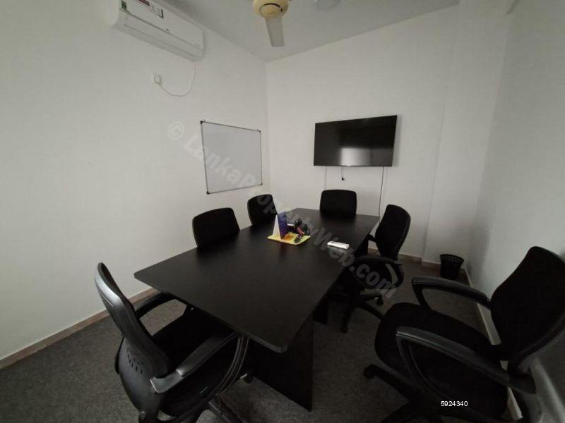 Commercial for rent in Colombo 5