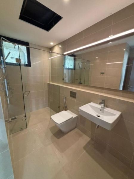 Bathroom - Luxury 3 Bedroom Apartment for Sale – Marina Square, Uptown Colombo | LKR 96,000,000 (EM161RK)