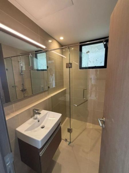Bathroom - Luxury 3 Bedroom Apartment for Sale – Marina Square, Uptown Colombo | LKR 96,000,000 (EM161RK)