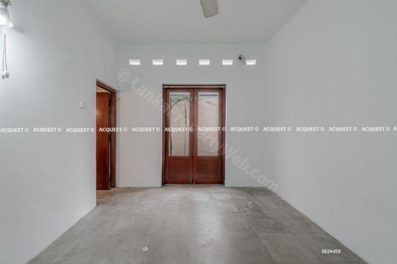 Commercial for rent in Colombo 5