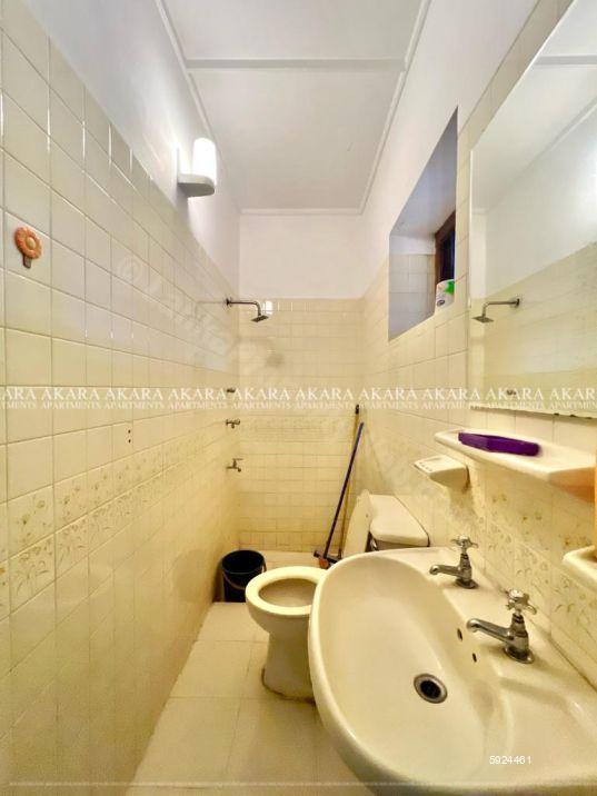 Commercial for rent in Colombo 5