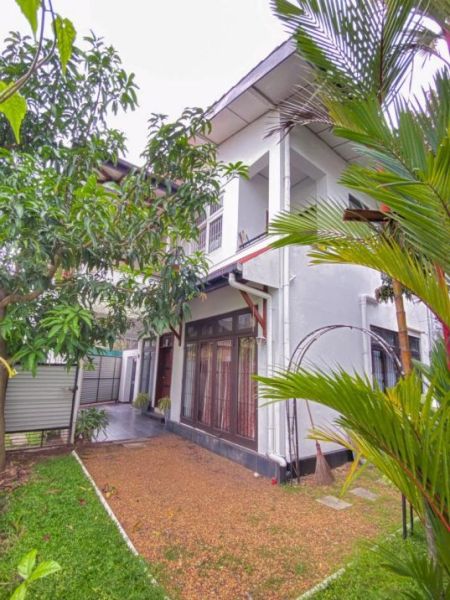 Exterior - Newly Renovated 3 Bedroom Ground Floor House for Rent | LKR 250,000/ month (negotiable) (EM039AC)