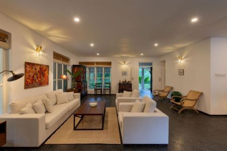 Living Room - 06 Bedroom Villa For Sales in Galle 