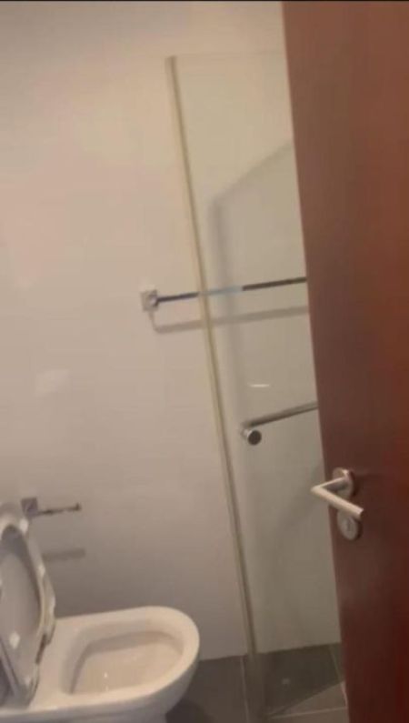 Bathroom - Emperor/Sea Facing/2beds/Furnished/for rent in Colombo 3