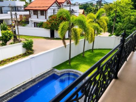 Exterior - Luxury 4 Bedroom House for Sale – Kadawatha | LKR 98,000,000 (EM166RK)