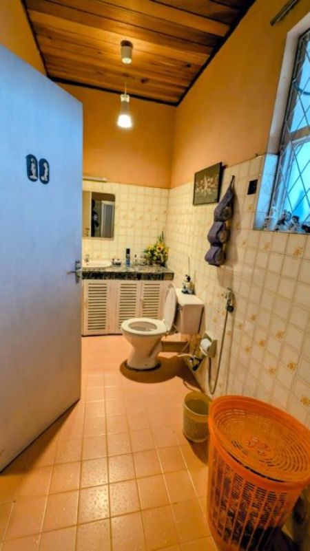 Bathroom - Single-Story House for Sale in Nugegoda | Investment LKR 98 Million (Negotiable) (HS4756)