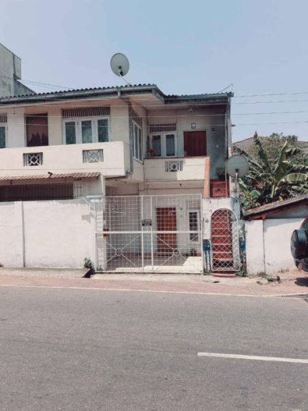 Exterior - House with 8 Bed room 6 Toilets 4 assessment numbers for Sale in Colombo 10 