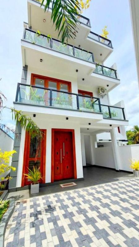 Exterior - (SE1780)🏡✨ Brand New Three-Storey Luxury House for Sale – Maharagama (Gammana Road) ✨🏡