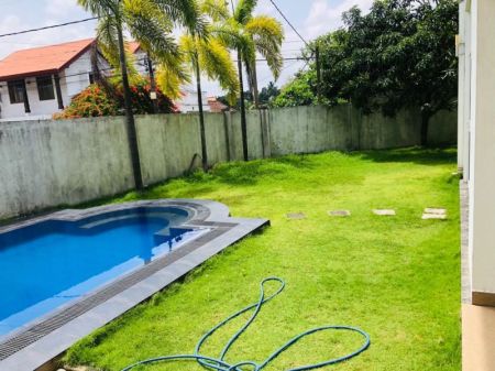 Exterior - 5 Bedroom Luxury House for Sale in Kadawatha | LKR 120 Million(HS4758)