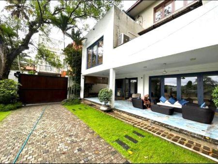 Exterior - Architect Design House with a Pool for Sale in Battaramulla – Subuthipura