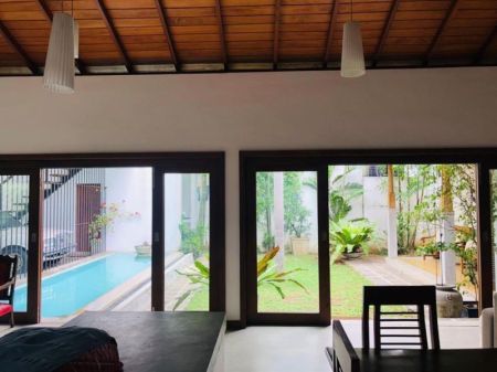 Living Room - Rent | Fully Furnished 5 Bedroom House In Colombo 05 