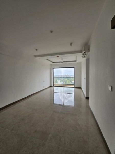 Bathroom - Marina Square Apartment for sale in Colombo 15 