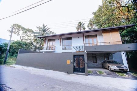 Exterior - Thalawathugoda Luxury 4 Bedroom Luxury House For Rent  