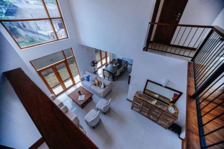 Living Room - Thalawathugoda Luxury 4 Bedroom Luxury House For Rent  