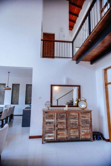 Living Room - Thalawathugoda Luxury 4 Bedroom Luxury House For Rent  