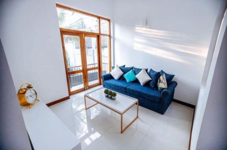 Living Room - Thalawathugoda Luxury 4 Bedroom Luxury House For Rent  