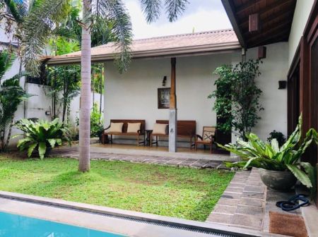 Exterior - 5 Bedroom Fully Furnished House for Rent - Colombo 5 | LKR 1.5 Million Per Month (EM897)