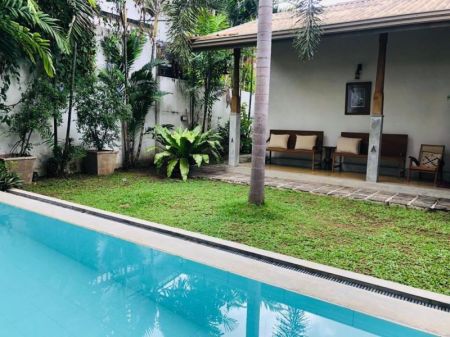 Exterior - 5 Bedroom Fully Furnished House for Rent - Colombo 5 | LKR 1.5 Million Per Month (EM897)