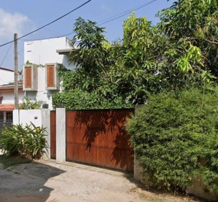 Exterior - 5 Bedroom Fully Furnished House for Rent - Colombo 5 | LKR 1.5 Million Per Month (EM897)
