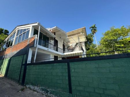 Exterior - 5 Bedroom Residential House for Rent – Battaramulla (Pipe Road) – LKR350,000 (EM022DV)