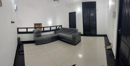 Living Room - 5 Bedroom Residential House for Rent – Battaramulla (Pipe Road) – LKR350,000 (EM022DV)