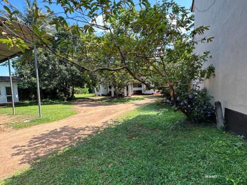 Land with house for sale in Piliyandala