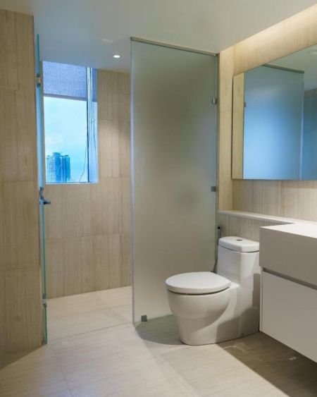 Bathroom - Colombo City Center/Furnished/2 Bedroom/Apartment for rent in Colombo 2