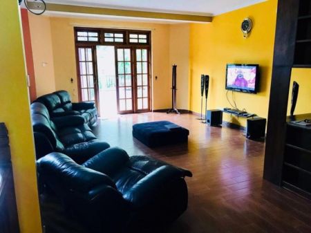 Living Room - Luxury 4 Bed Villa for Rent Aniwatte Kandy 