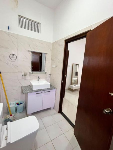 Bathroom - Fully Furnished Luxury 3-Bedroom Apartment for Rent at Kotte (EM014AM)