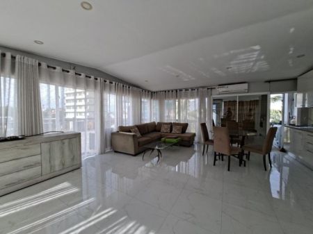 Living Room - Fully Furnished Studio Apartment for Rent – Kirula Road, Colombo 05
