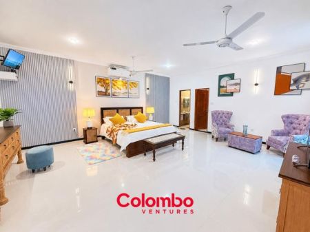 Living Room - 4 Room Brand New Super Luxury House for SALE – Perera Mawatha, Pelawatte, Battaramulla  (HS452)