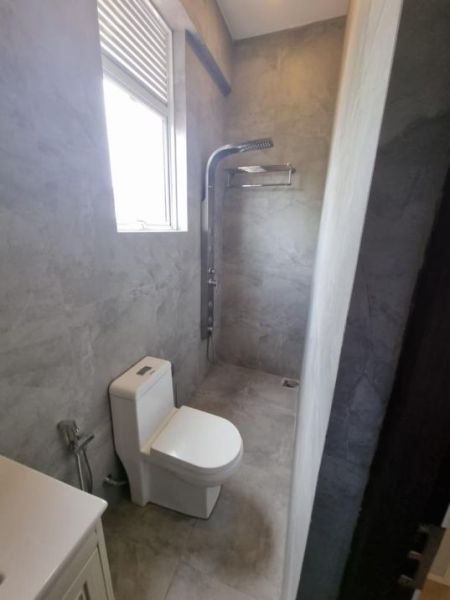 Bathroom - Legend Tower/furnished/03beds/for rent in Colombo -07.