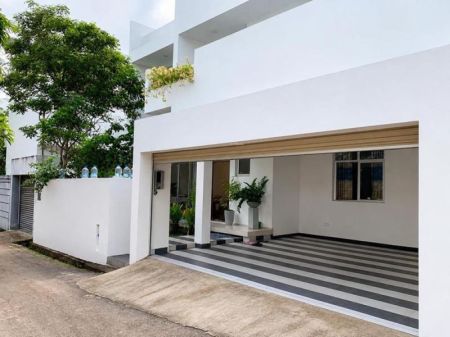 Exterior - Two-storied Box-type House for Sale – Koshena Road, Malabe.