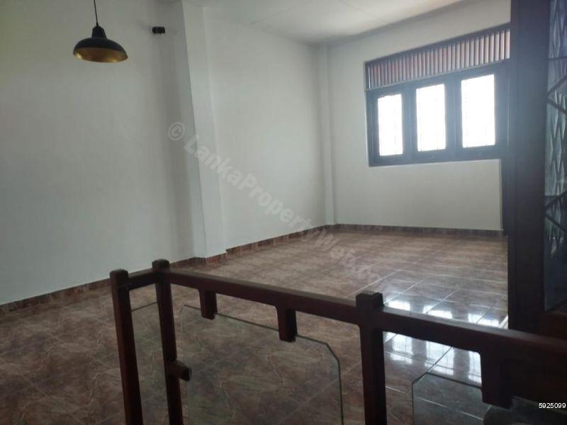 Upstair hall - House for rent in Battaramulla