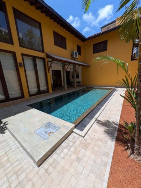 Exterior - Modern House for Rent - Colombo 05 