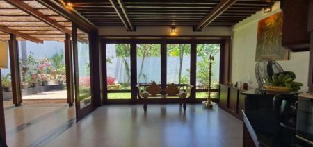 Living Room - 4 Bedroom Fully Furnished Luxury House for Rent - Battaramulla, Wickramasinghapura | LKR 275,000 Per Month (EM900)