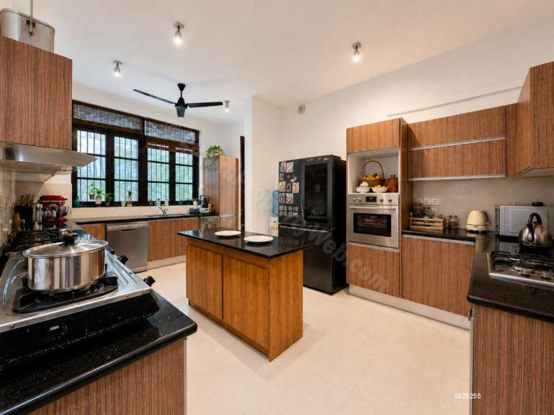 Kitchen - House for sale in Colombo 5