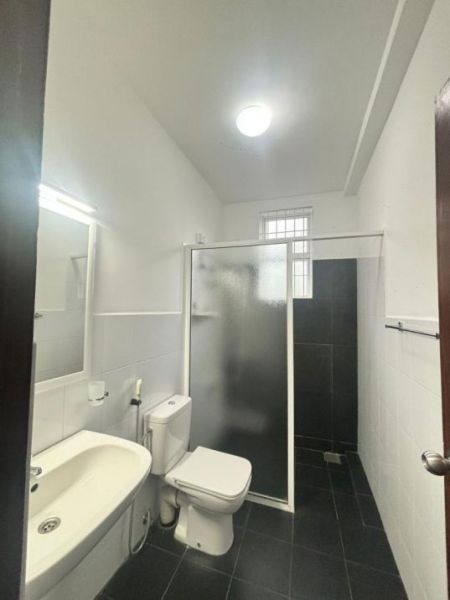 Bathroom - Apartment For Sale At Prime Residencies, Athurugiriya