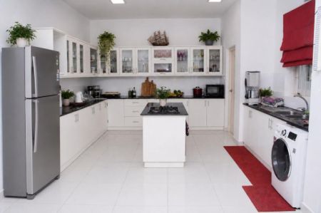 Kitchen - Grand Family Residence with Premium Finishes + 13.6 Perch Additional Land to Build Another House — Lion City, Katunayake