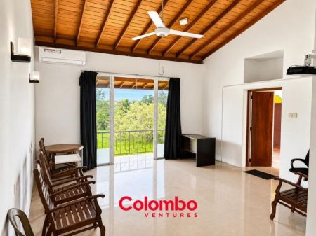 Living Room - Hokandara House - 5 Room Paddy Field View Modern House for SALE – Thalawathugoda Road, Hokandara South  (HS453)