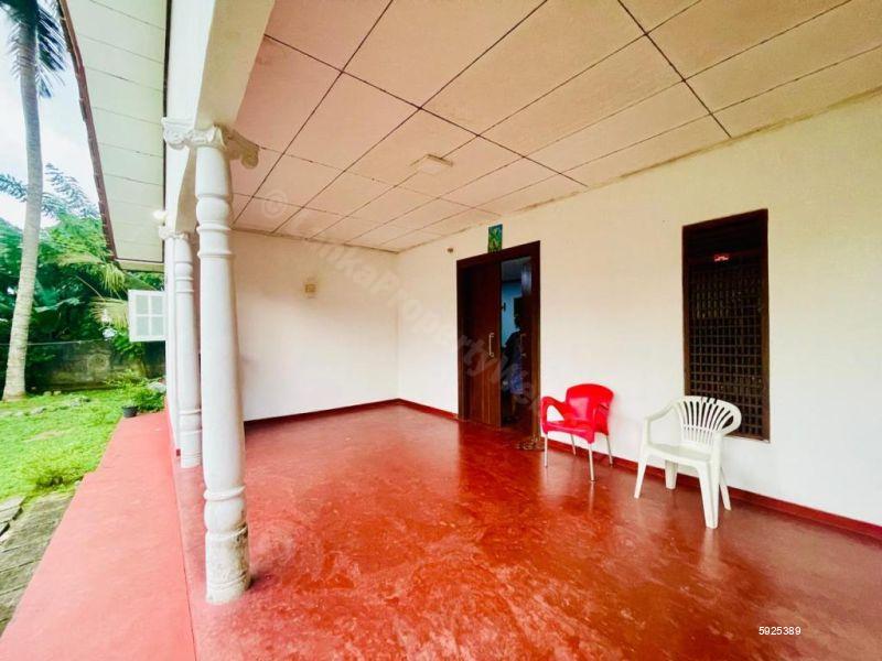 House for sale in Thalawathugoda