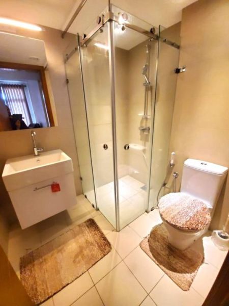 Bathroom - Fully Furnished 3-Bedroom Apartment for Sale – Peterson Tower, Havelock City, Colombo 05